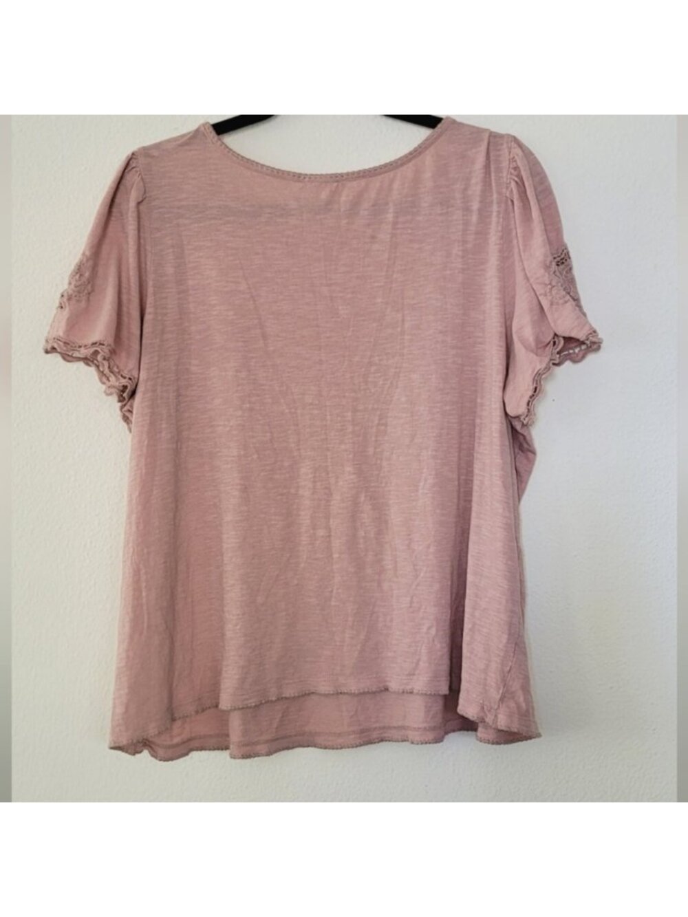 light blush/pink color with embroidery on sleeves size XL - Picture 2 of 2
